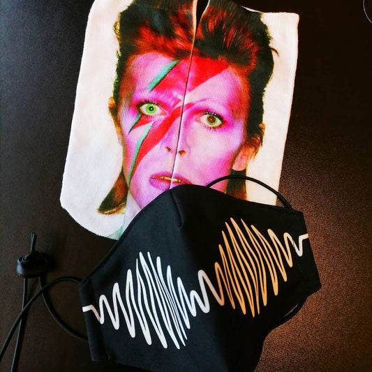 Mascarilla Artic Monkeys + Calcetines Bowie